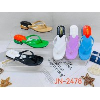 4 pieces of slippers